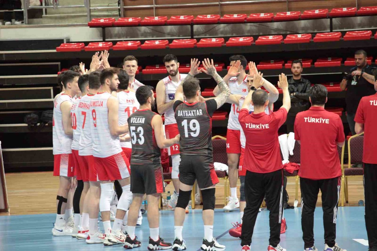 CEV Avrupa Altın Ligi: Türkiye: 2 - Romanya: 3