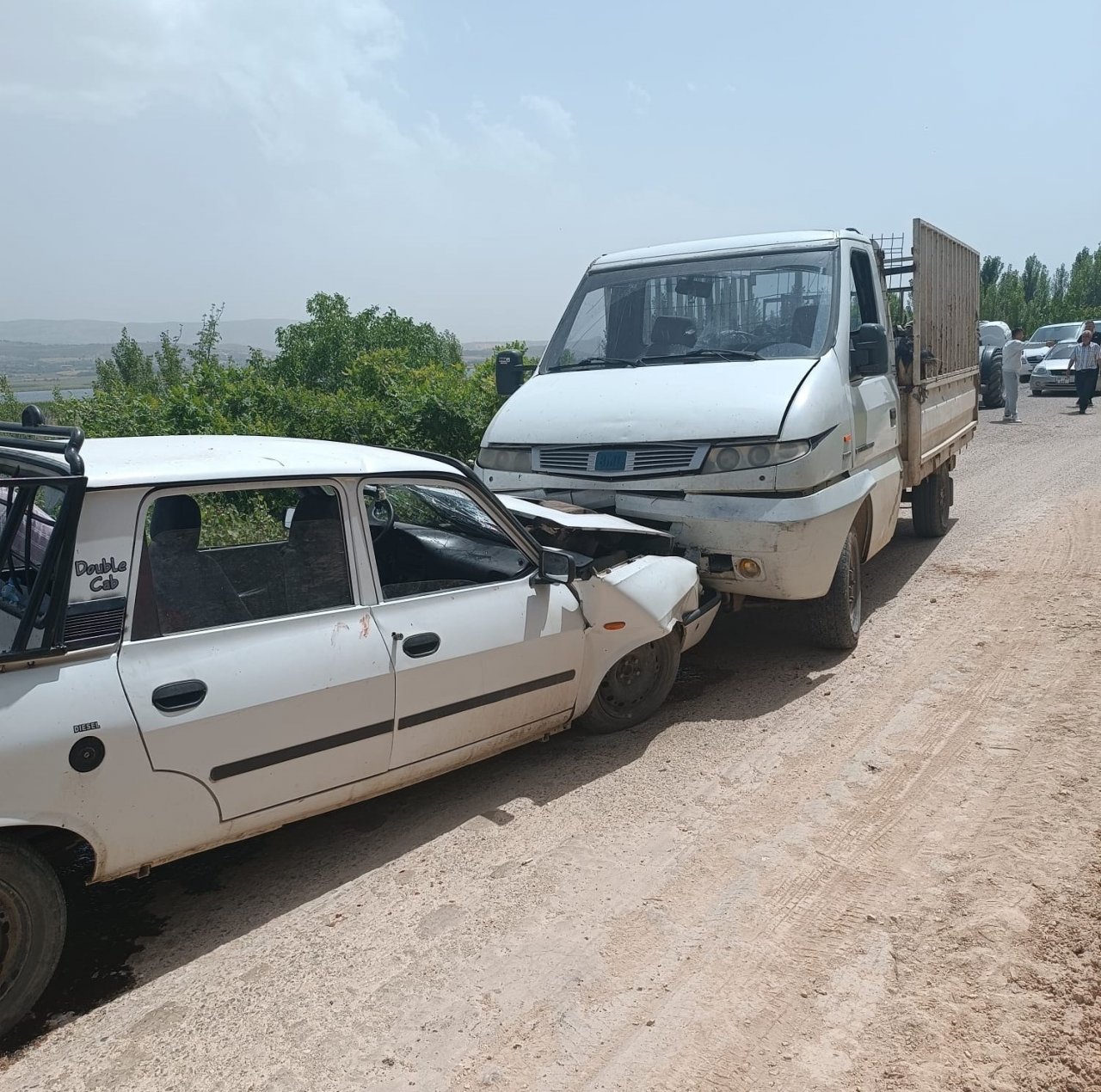Adıyaman’da iki araç kafa kafaya çarpıştı: 2 yaralı