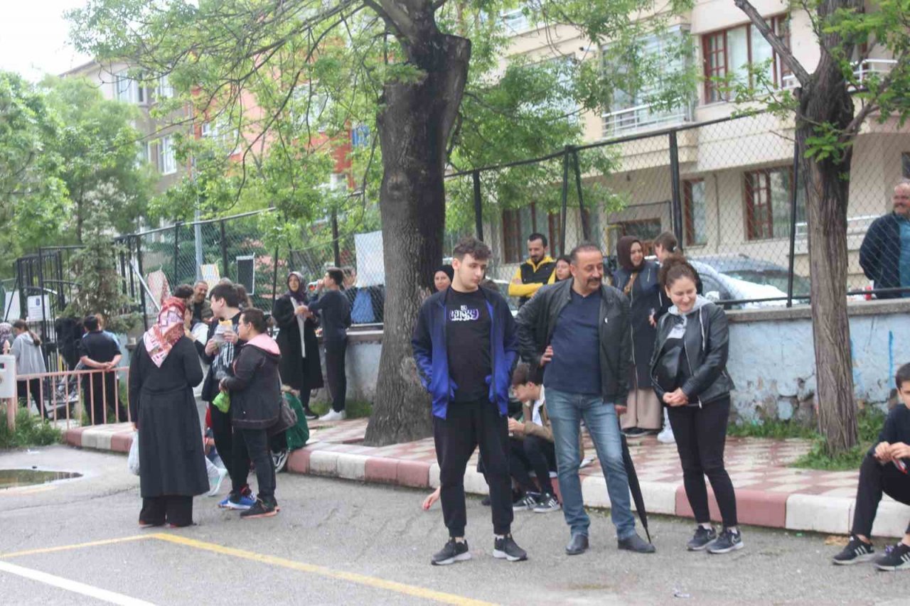 Afyonkarahisar’da 10 bin 101 öğrencinin ter döktüğü LGS sona erdi