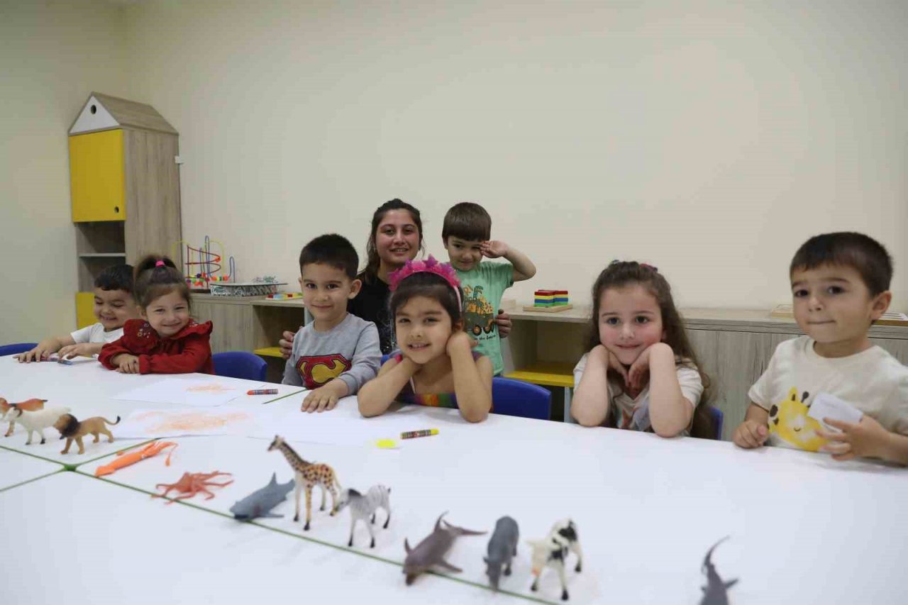 Büyükşehir Güzeloba kreşinde eğitim başladı