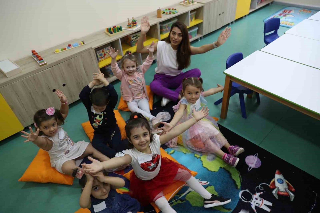 Büyükşehir Güzeloba kreşinde eğitim başladı