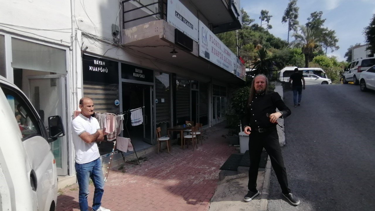 Şarjdaki telefonu saniyeler içerisinde çaldı, dakikalar içerisinde yakalandı