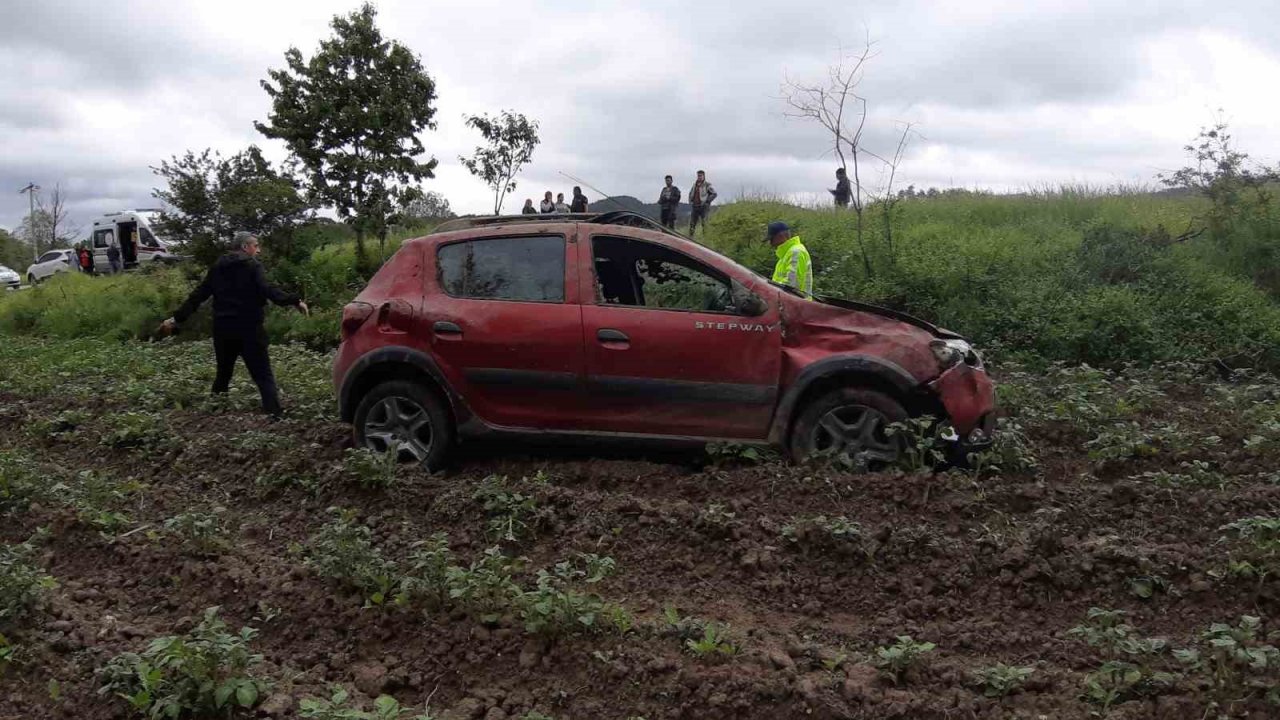 Cip patates tarlasına uçtu: 2 yaralı
