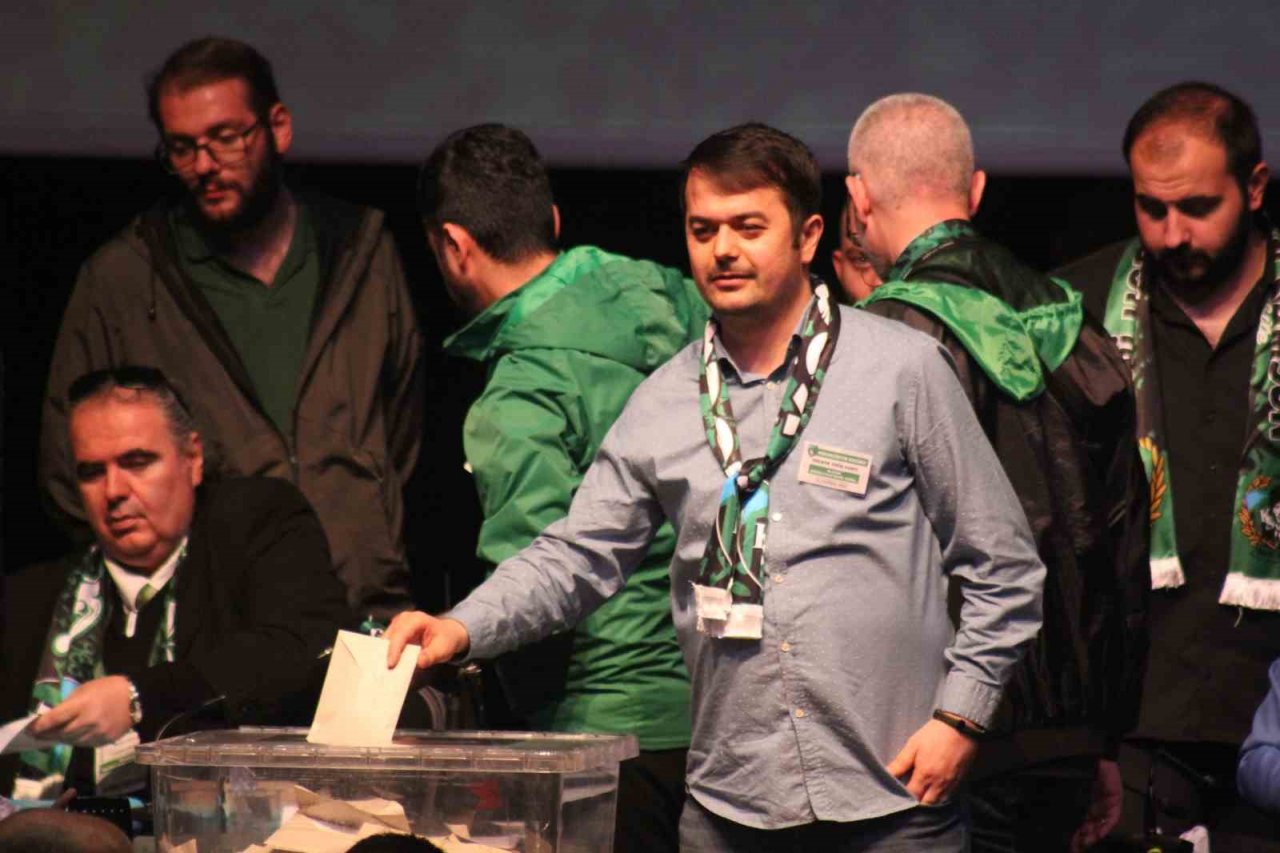 Kocaelispor’da başkan değişmedi