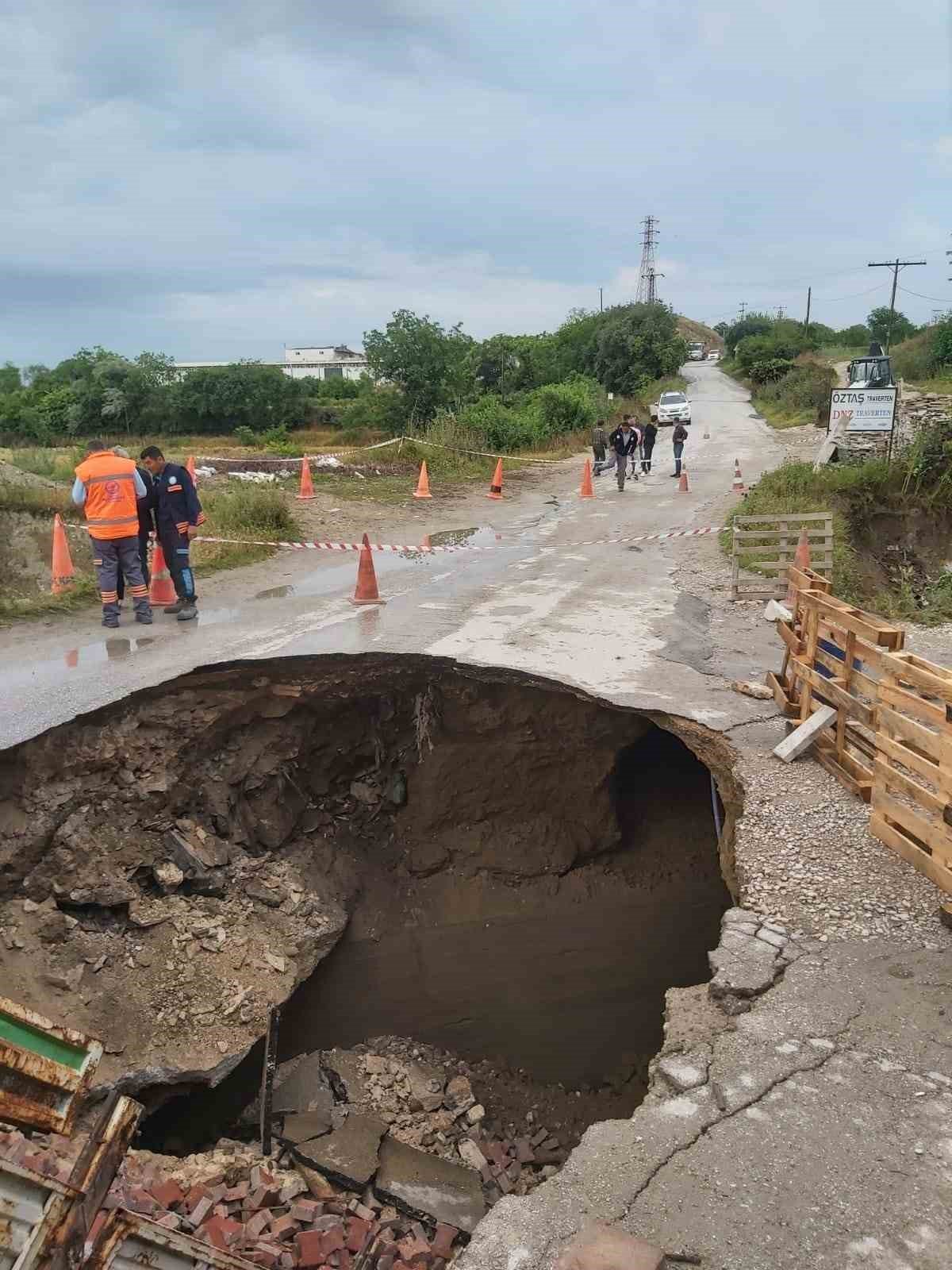 Selin ikinci defa çökerttiği yolda facia ucuz atlatıldı