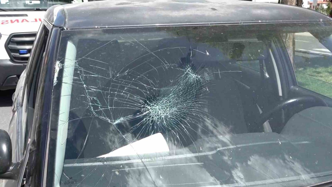 Elazığ’da otomobilin çarptığı çocuk yaralandı