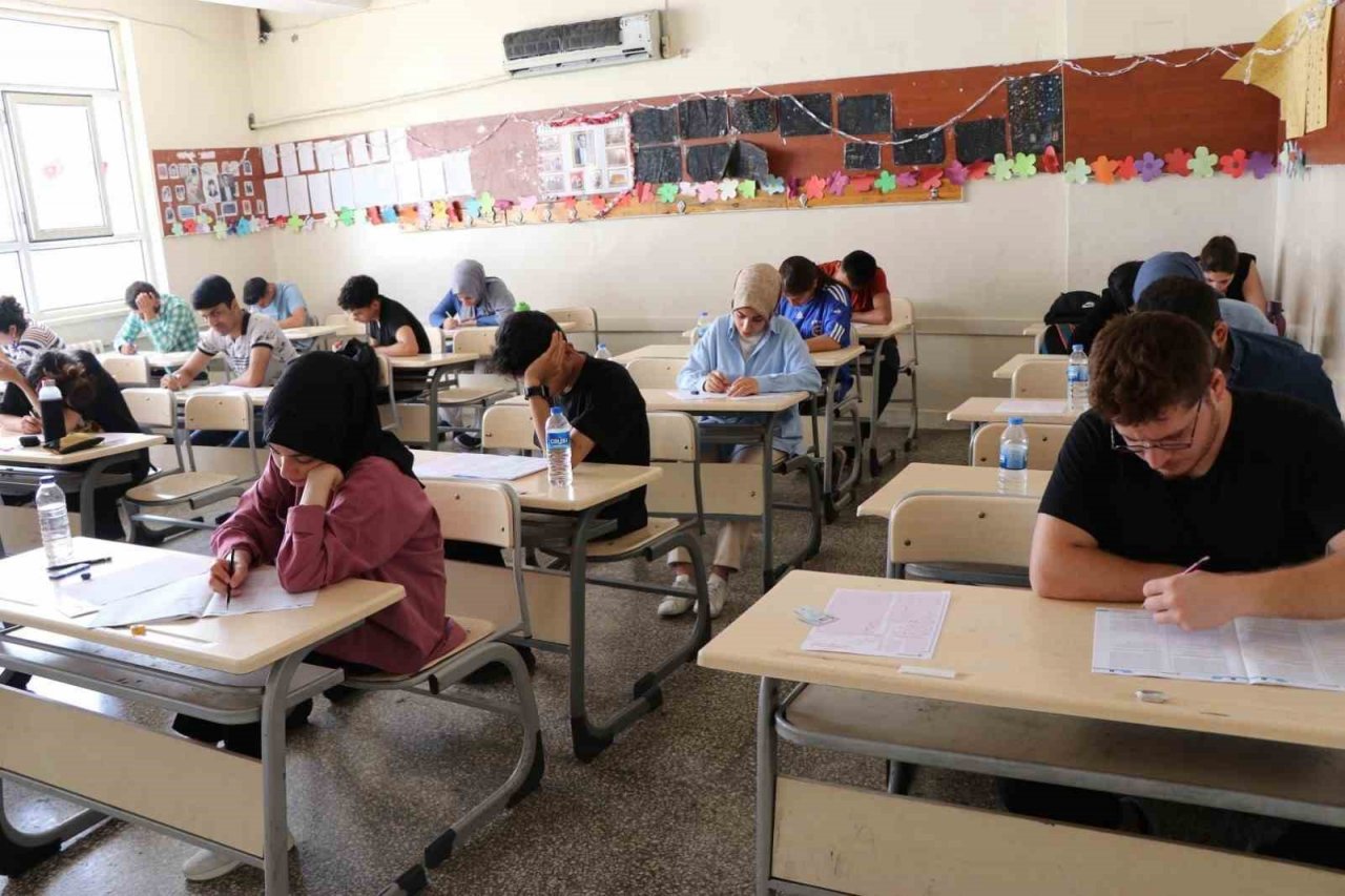 Haliliye’de Türkiye geneli deneme sınavı yapıldı