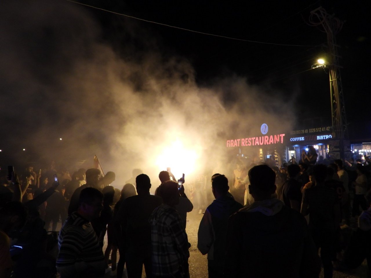 Depremin bölgesinde ikinci kez şampiyonluk kutlaması