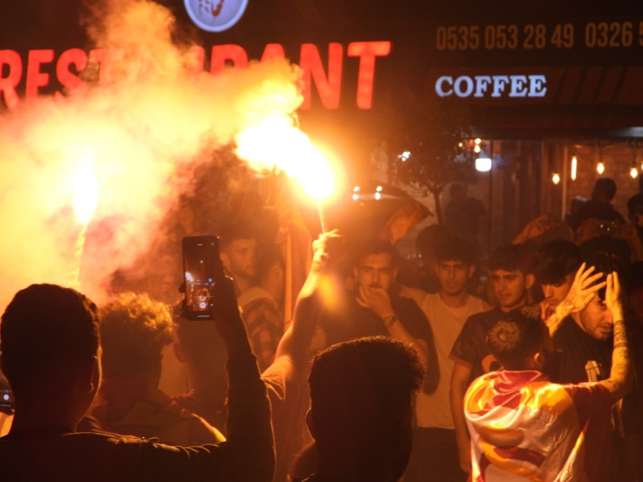 Depremin bölgesinde ikinci kez şampiyonluk kutlaması