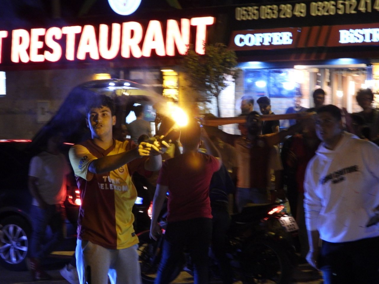 Depremin bölgesinde ikinci kez şampiyonluk kutlaması