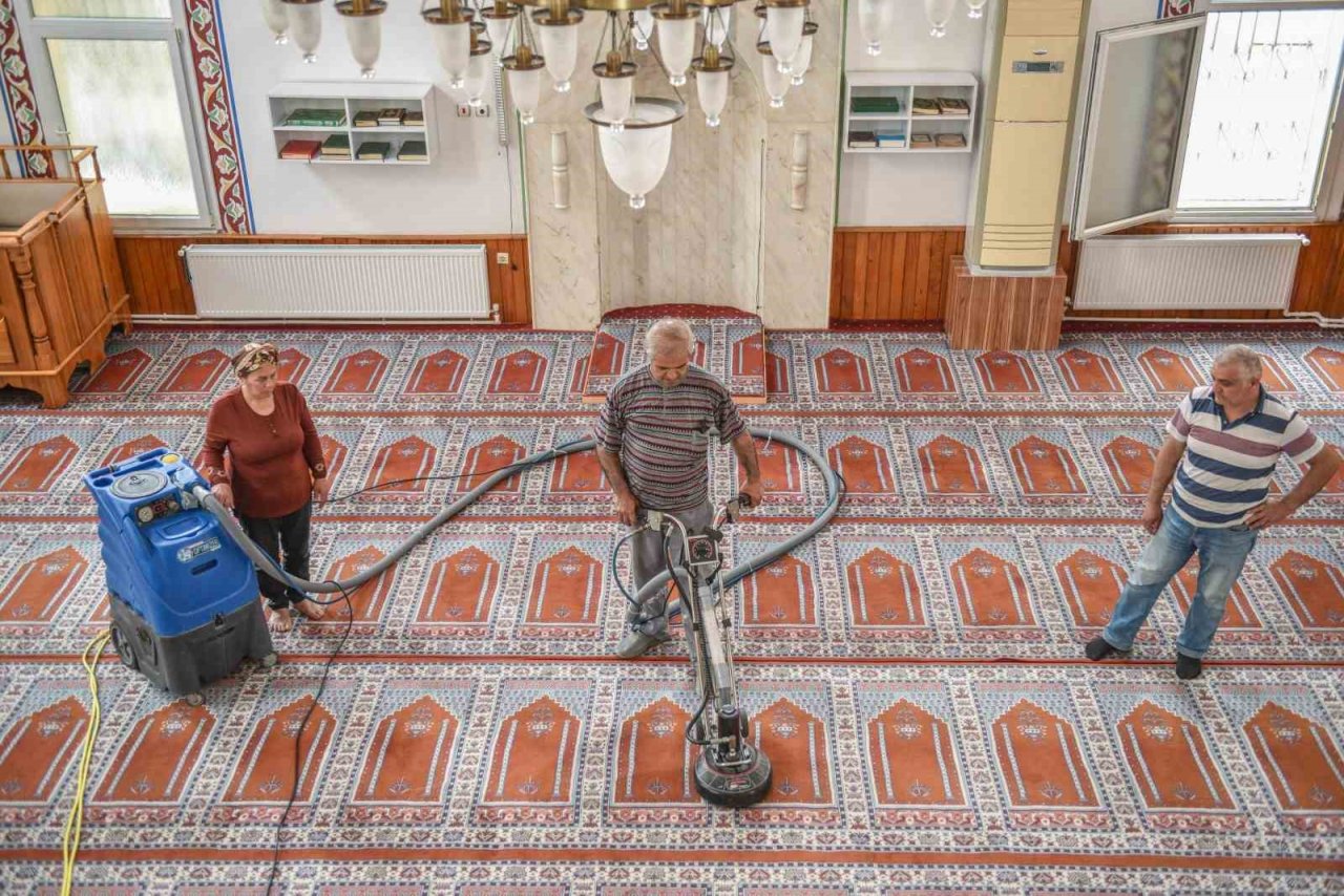 Kepez’den camilere teknolojik temizlik hizmeti