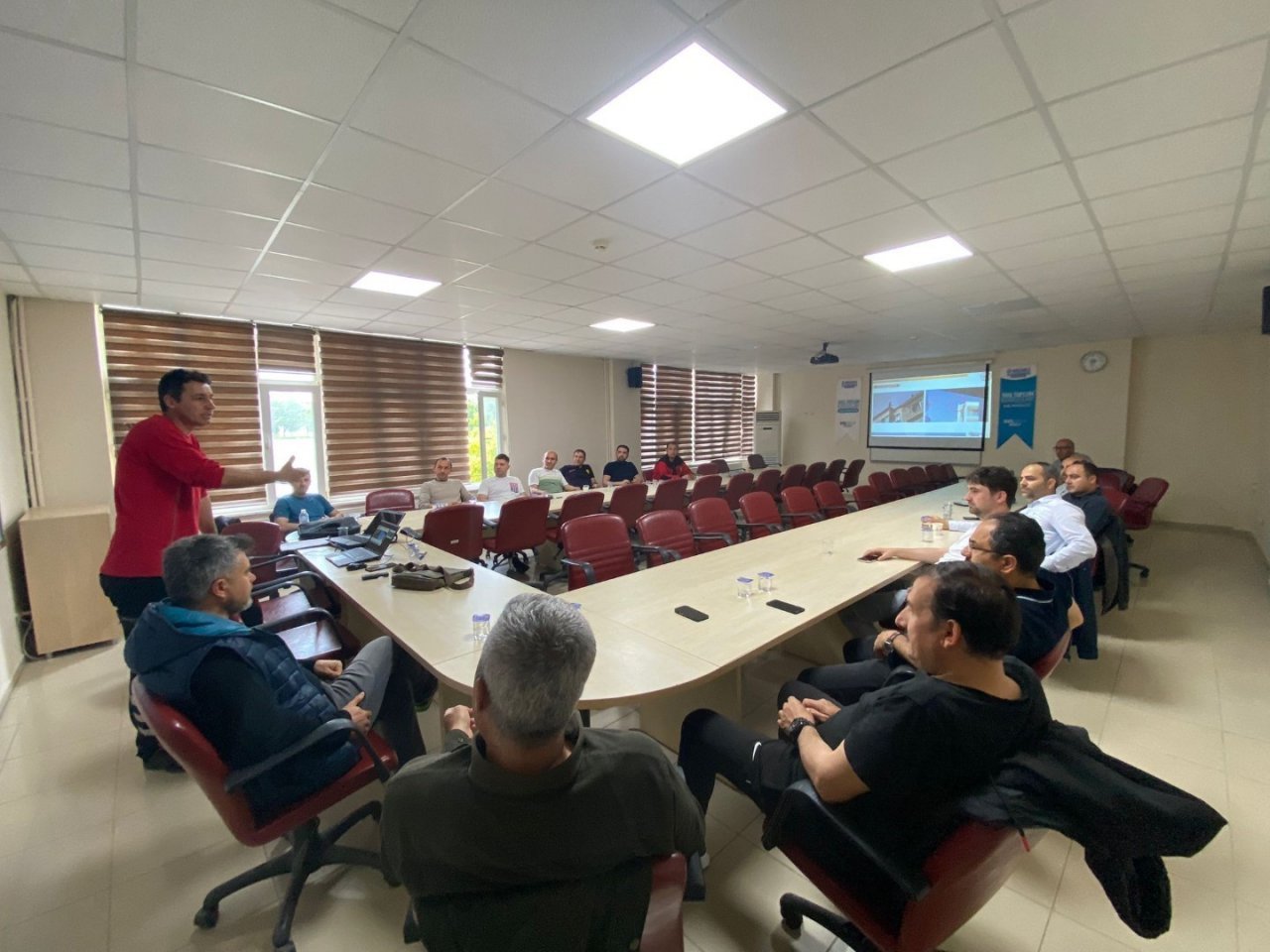 Etkin ve koordineli müdahale için itfaiye personeline eğitim veriliyor