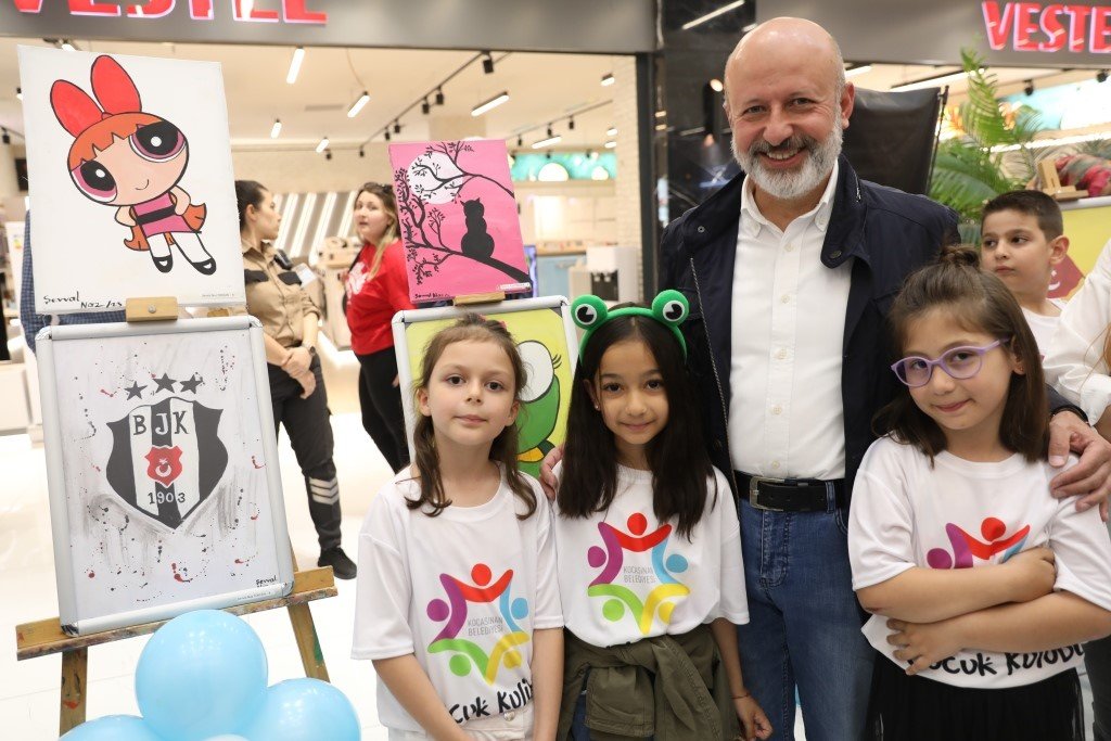 Başkan Çolakbayrakdar: "Her alanda gençlerimiz ve evlatlarımızın yanındayız"