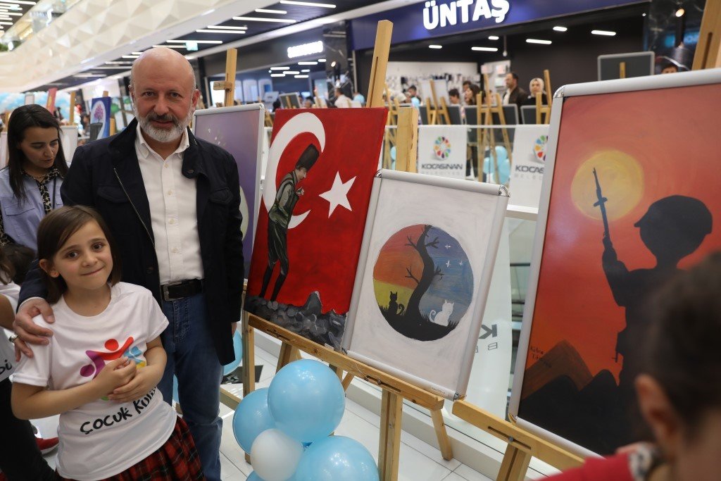 Başkan Çolakbayrakdar: "Her alanda gençlerimiz ve evlatlarımızın yanındayız"