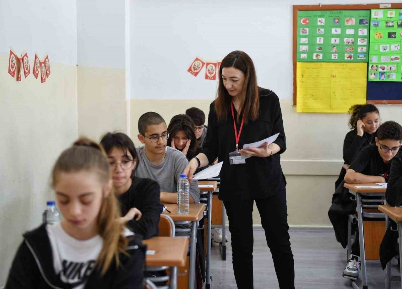 Öğrencilerin LGS sınav heyecanı başladı