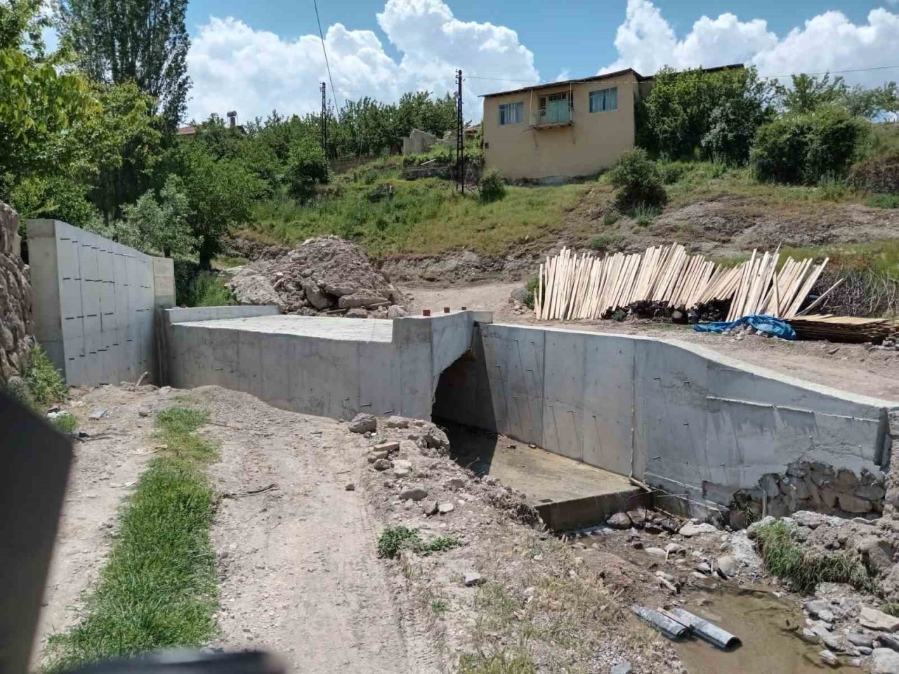 Darende’de köprü yenileme çalışmaları başladı