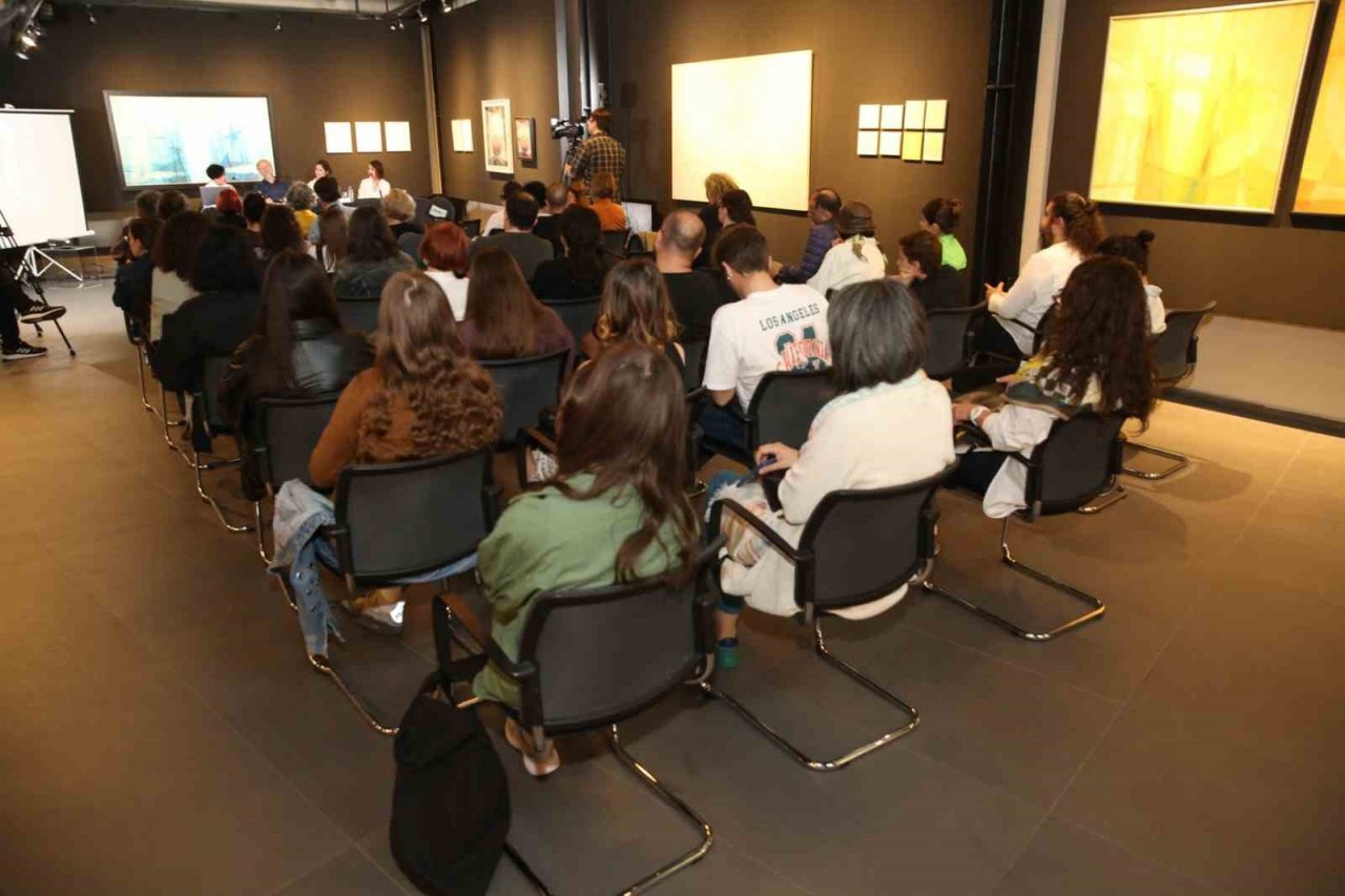 Farklı iki anlayışı buluşturan sergiyi anlattılar