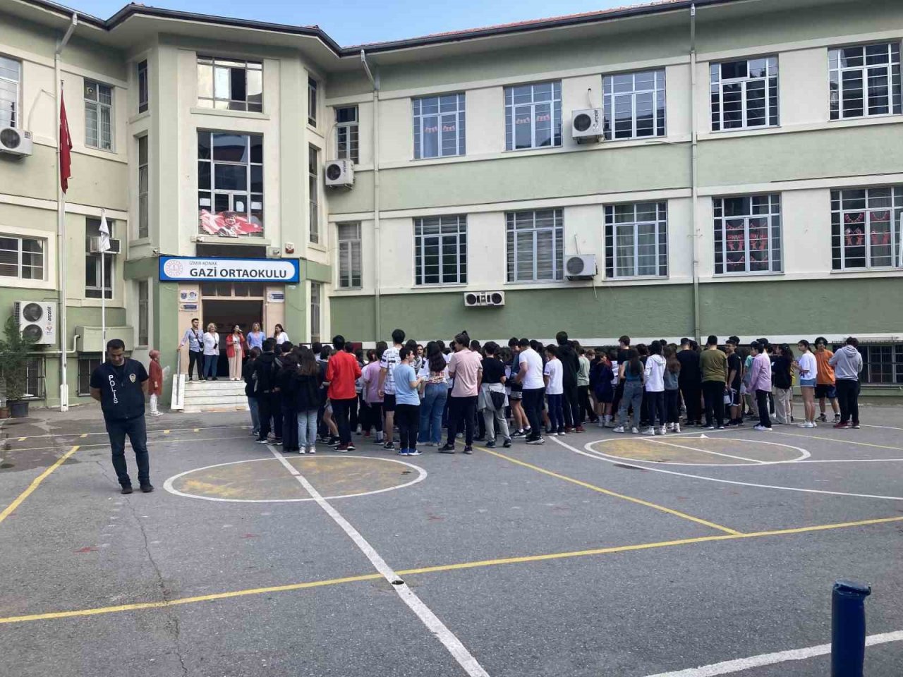 İzmir’de LGS heyecanı başladı