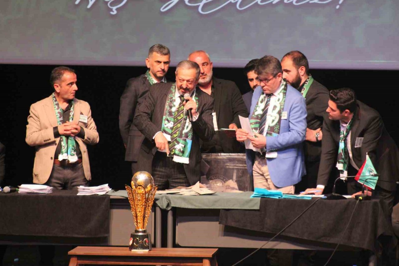 Kocaelispor’da başkan değişmedi