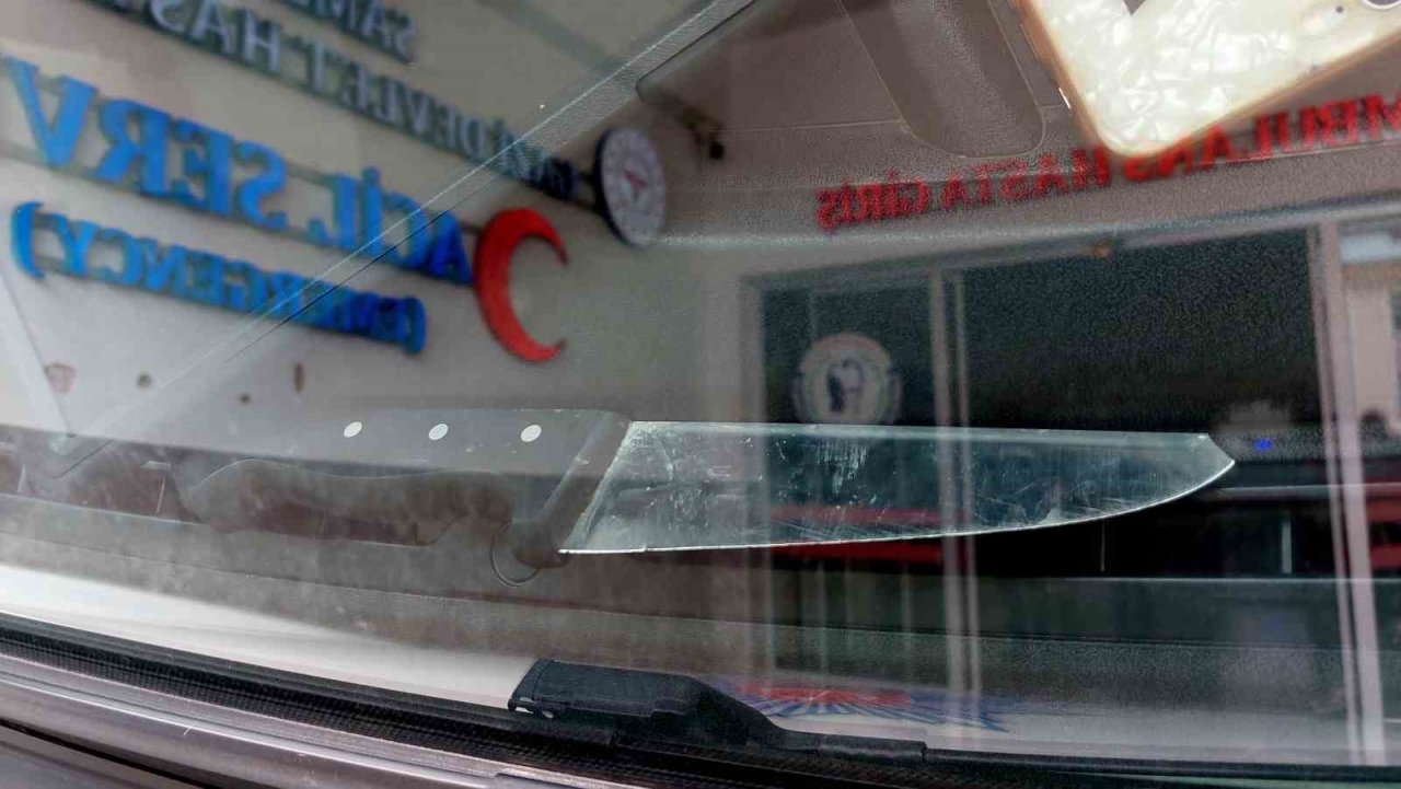 Elinde bıçakla dini nikahlı eşini darp eden genç gözaltına alındı