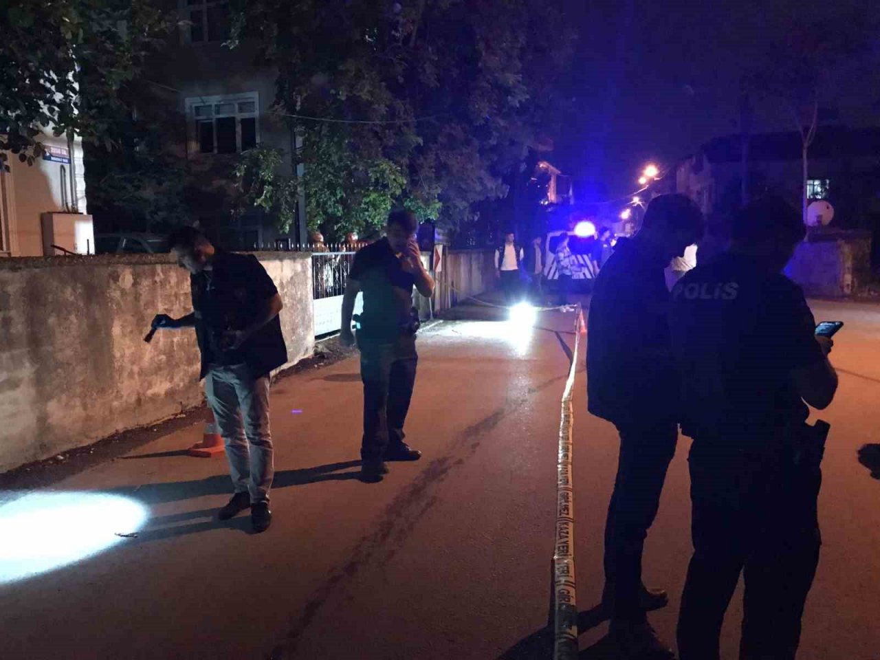 Birbirlerine ateş açıp kaçtılar, ortalık savaş alanına döndü