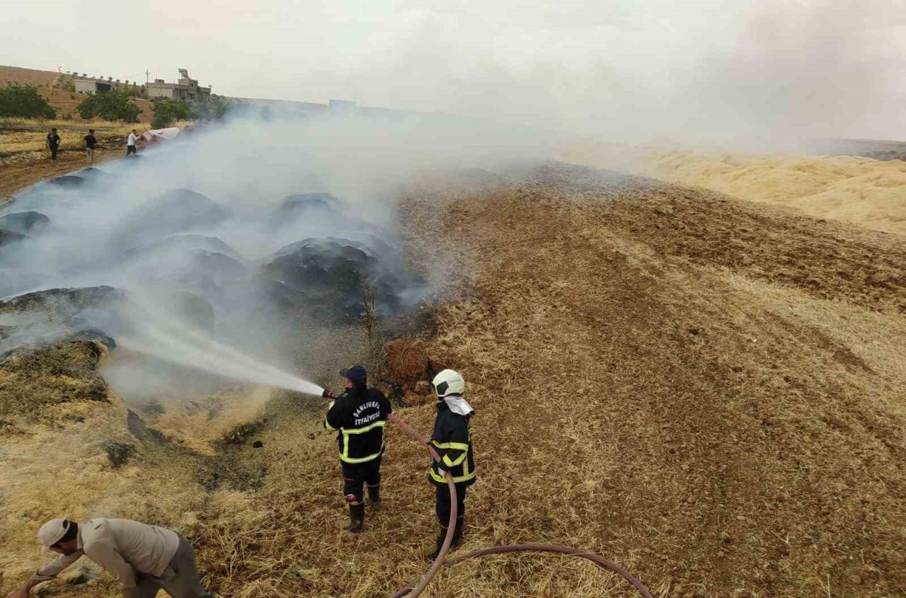 Tarla yangınında 60 ton saman yandı