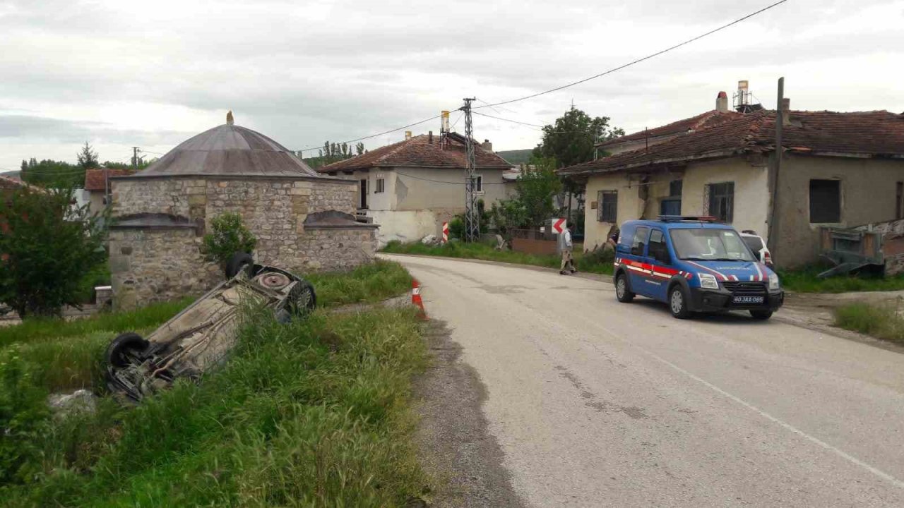 Tokat’ta otomobil takla attı: 3 yaralı