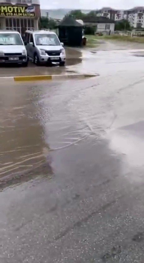 Tokat’ta aşırı yağış sele neden oldu