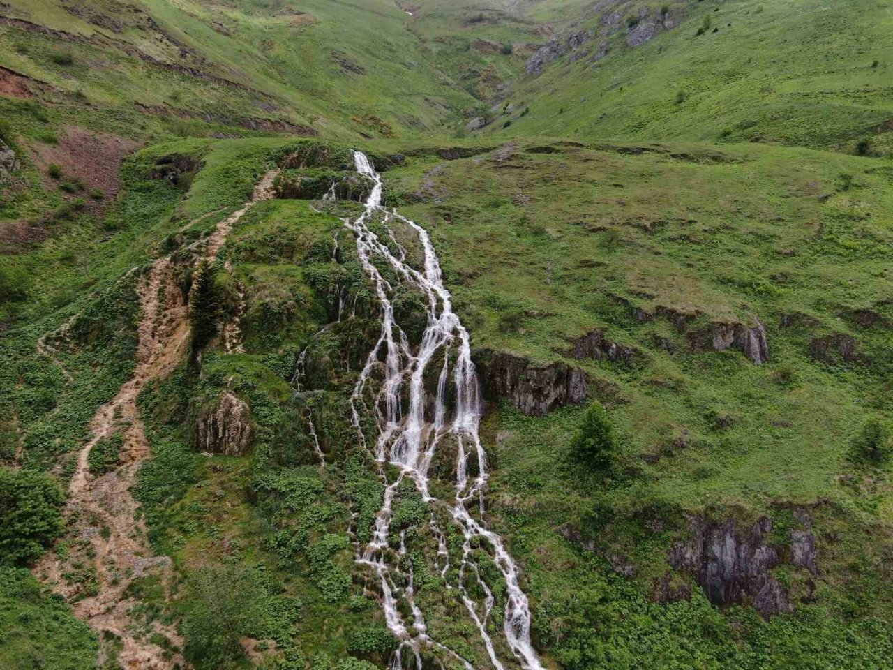 Hamsiköy Şelaleleri Arap turistlerin gözdesi oldu