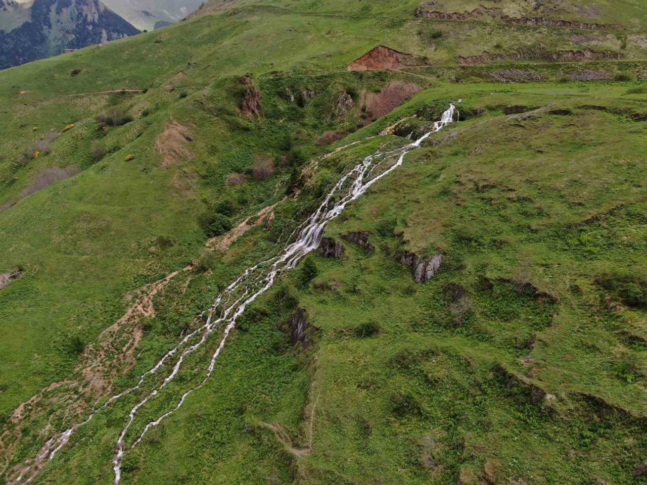 Hamsiköy Şelaleleri Arap turistlerin gözdesi oldu