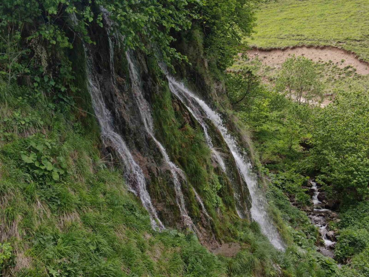 Hamsiköy Şelaleleri Arap turistlerin gözdesi oldu