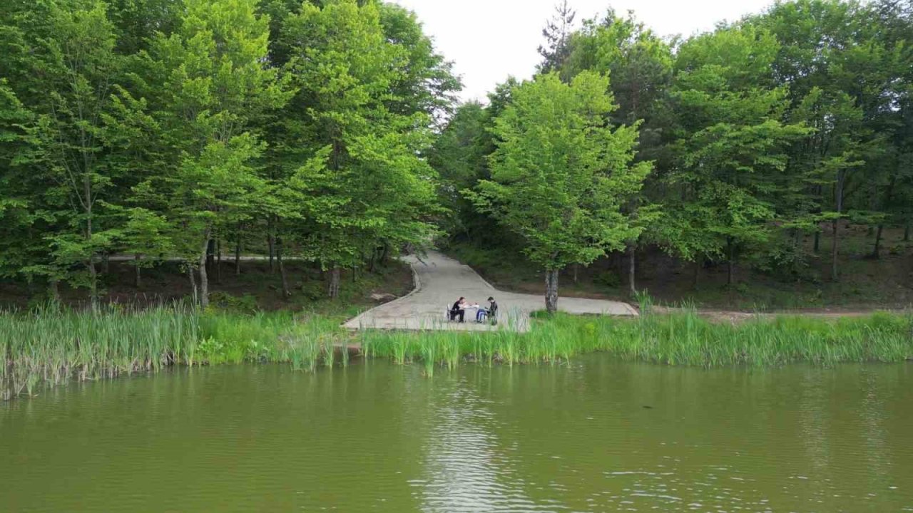 Manzarası ve doğal güzelliğiyle kendine hayran bırakan Korugöl, ziyaretçilerini bekliyor