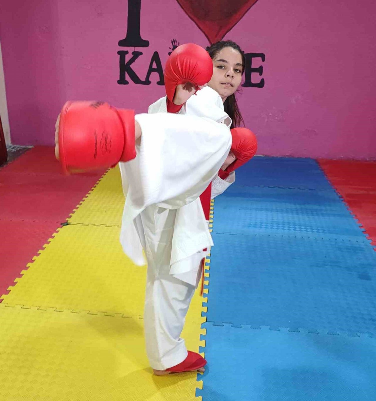 6 yaşında karateye başladı, 12 yaşında 60 madalyası var