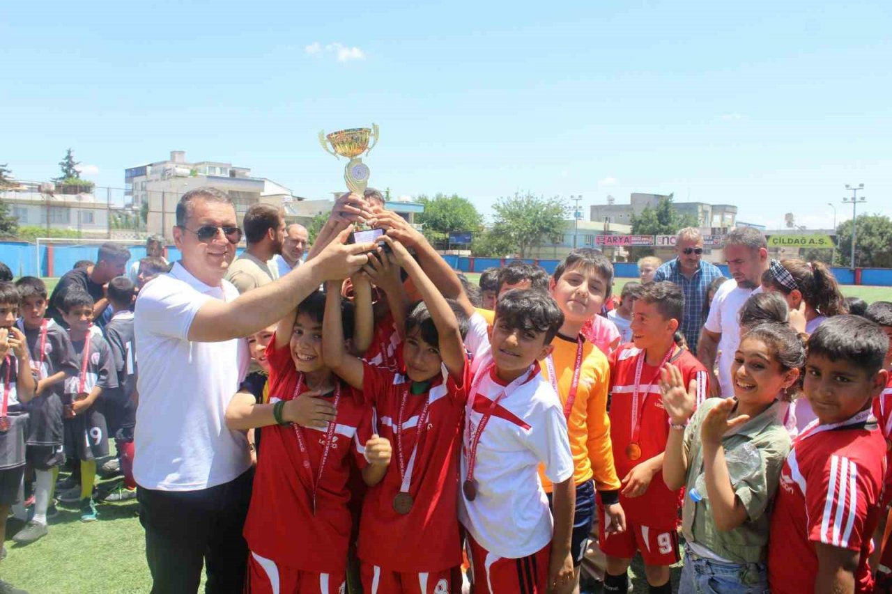 Adıyaman’da öğrenciler arası futbol turnuvası düzenlendi