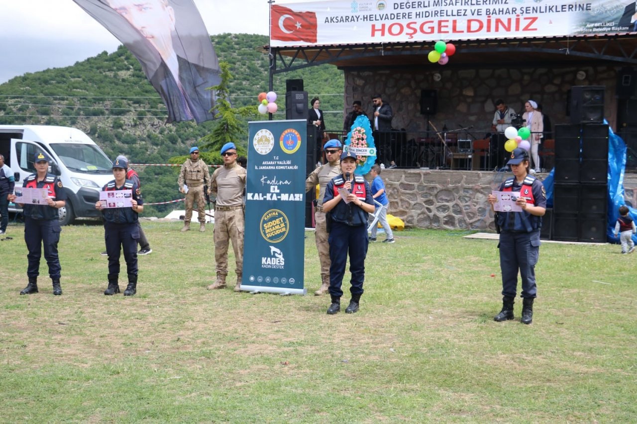 Aksaray’da hıdrellez şenliklerinde jandarmadan KADES eğitimi