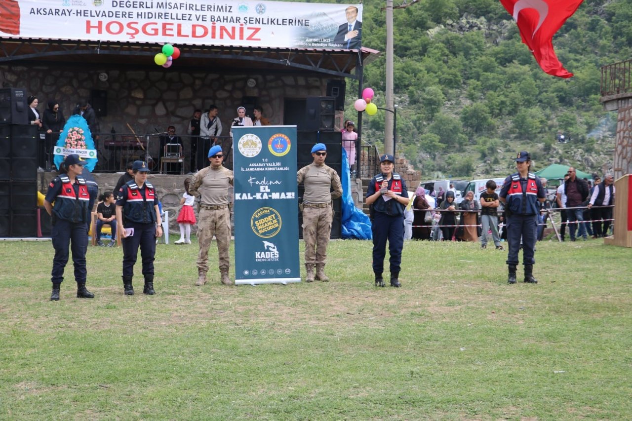 Aksaray’da hıdrellez şenliklerinde jandarmadan KADES eğitimi