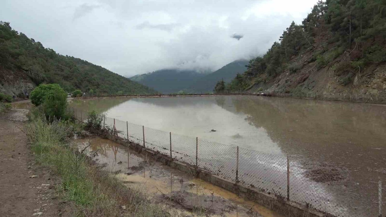 Amasya’da selde kaybolan iki kişiden birinin cesedi bulundu