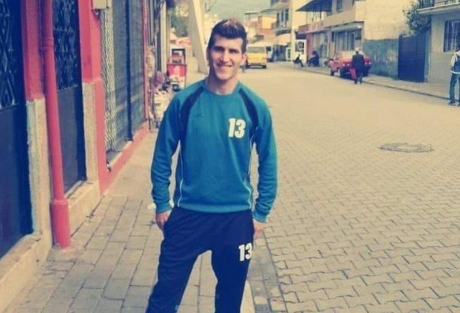 Maç sırasında hayatını kaybeden futbolcu Kaya’nın adı Efeler’de yaşayacak