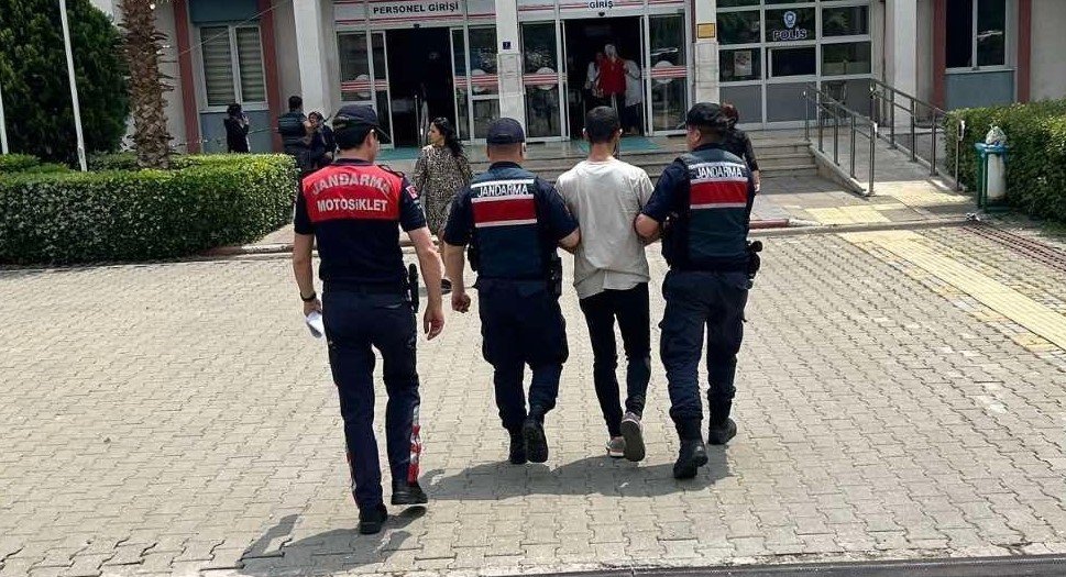 Göçmen kaçakçılığından aranıyordu, yakalandı