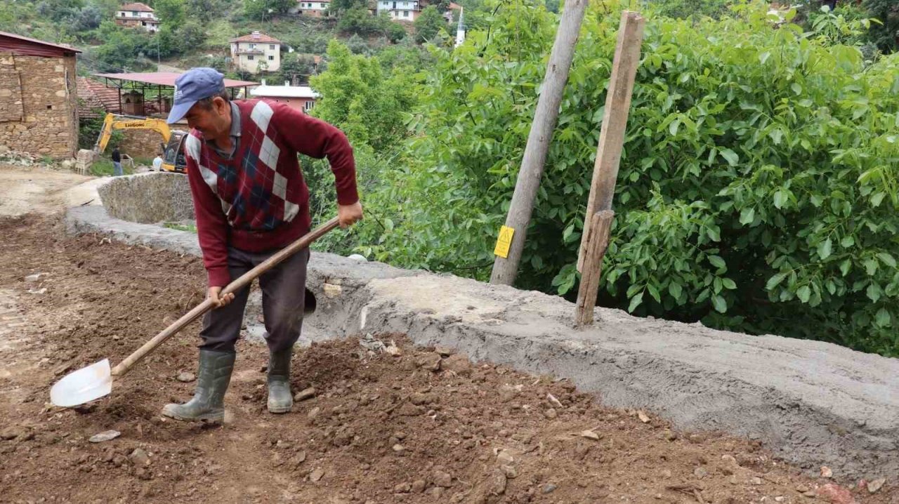 Kavakderesi Mahalle sakinlerinden Başkan Özcan’a teşekkür