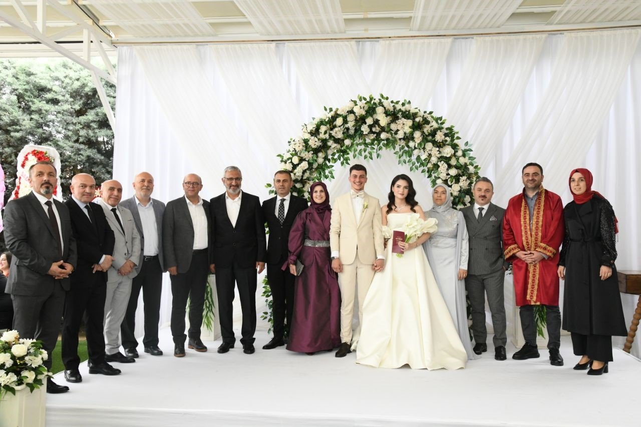 Başkan Özlü, Türkiye Yüzyılı’nın ilk nikahlarını kıydı
