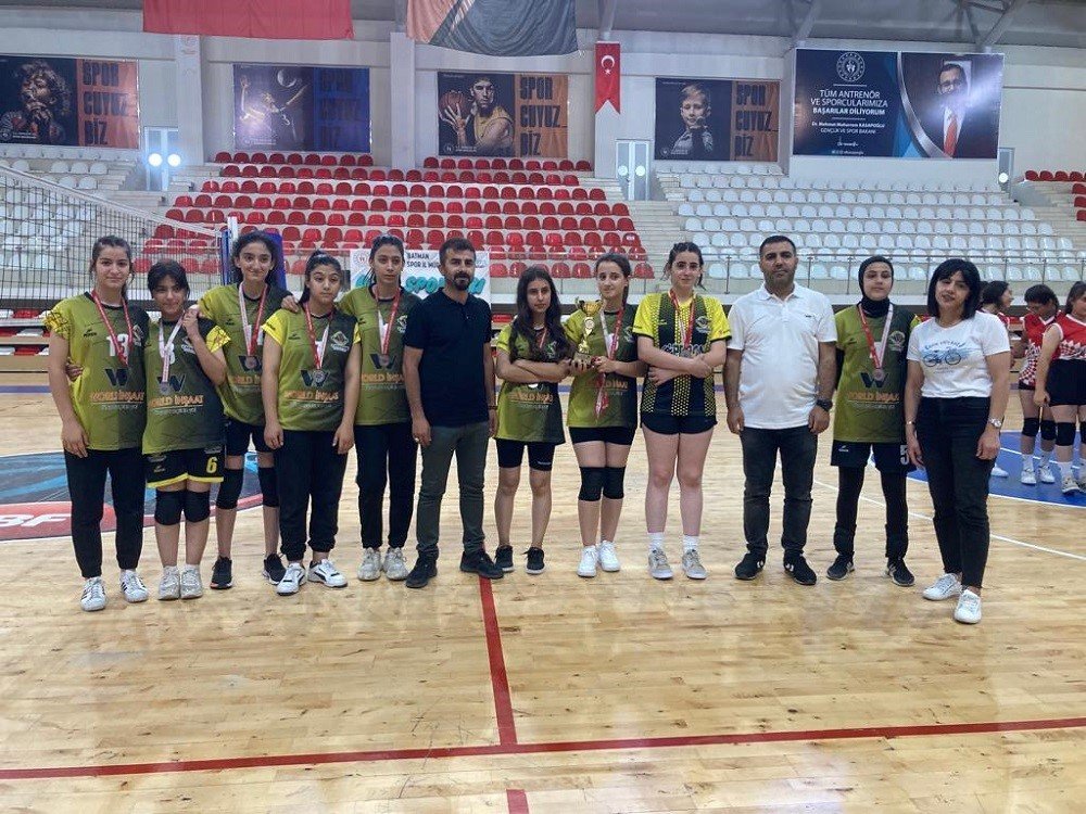 Batman’da voleybolun şampiyonları belli oldu