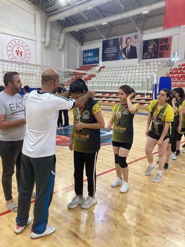 Batman’da voleybolun şampiyonları belli oldu