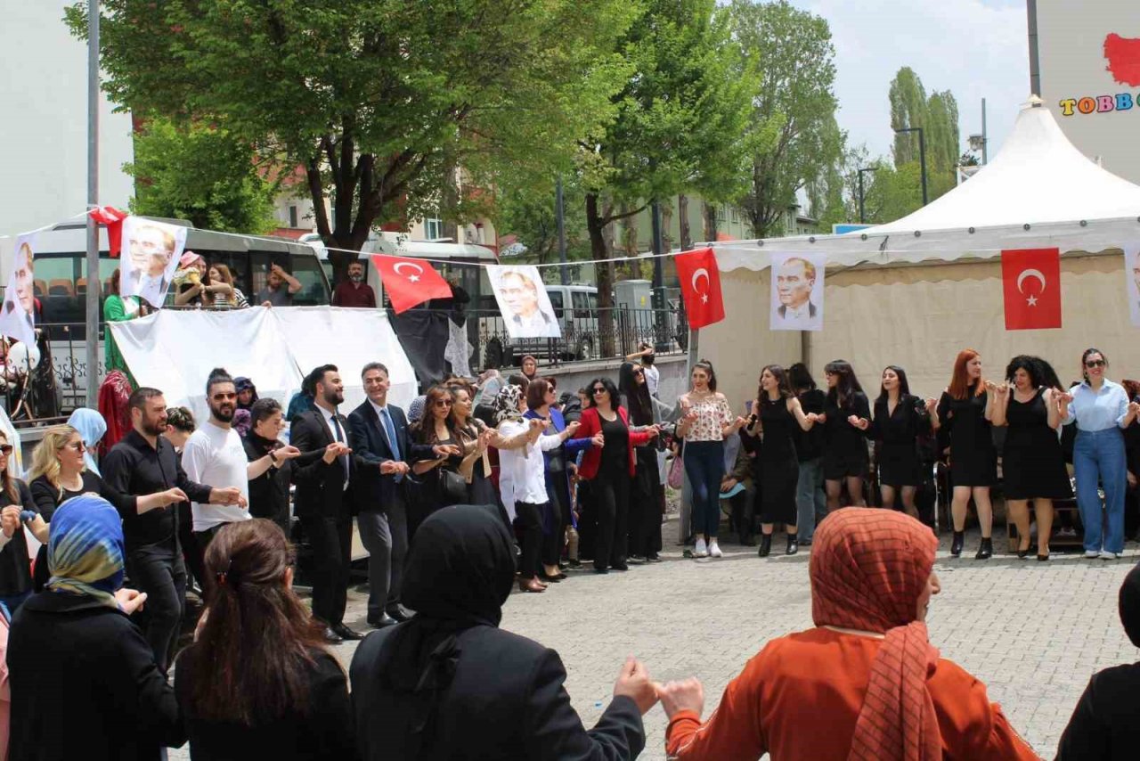 Bir yıllık emeklerini sergilediler