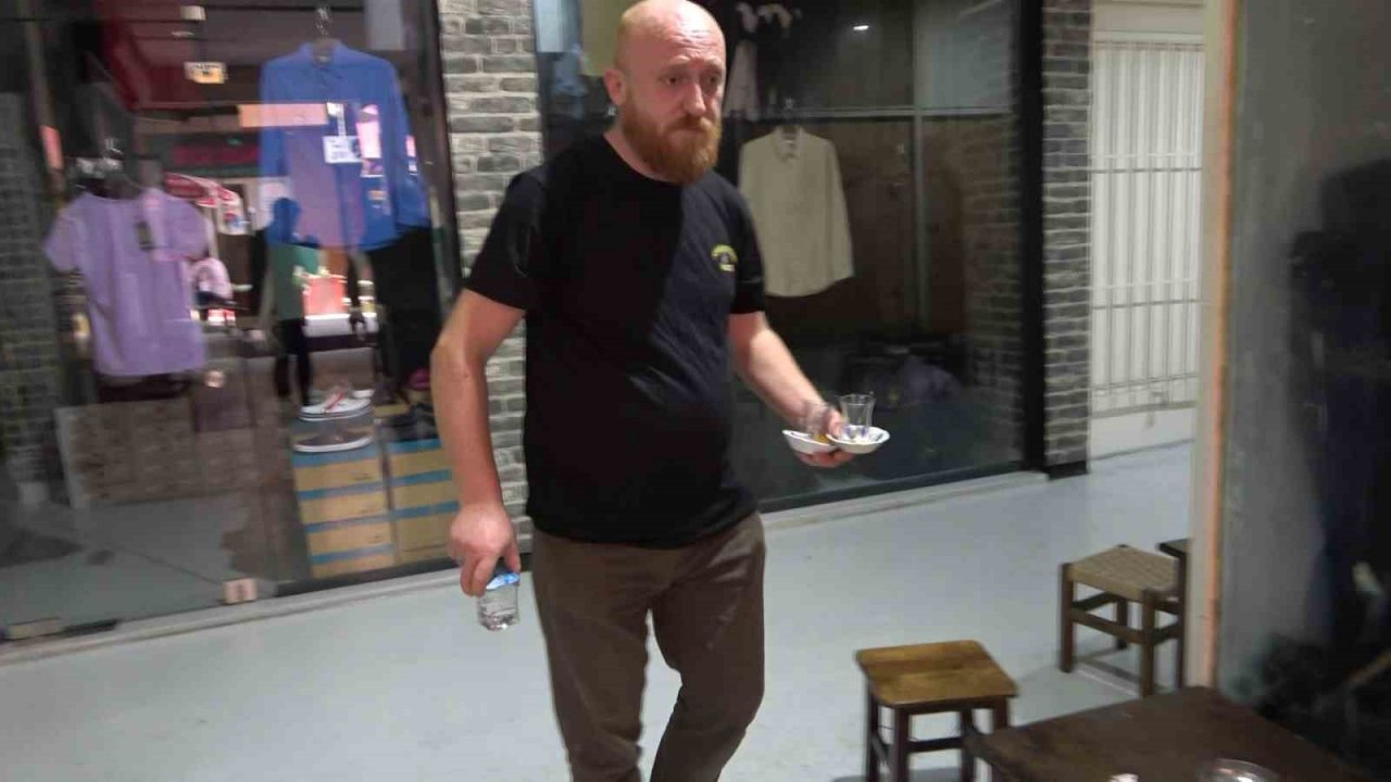 Tencere, tüp, para...Ne bulursa alışveriş sepetine yükleyip böyle kaçtılar