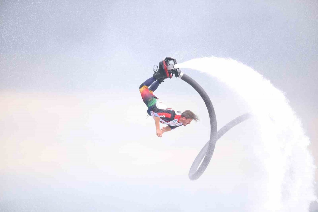 Su jeti ve Flyboard Şampiyonası nefesleri kesti
