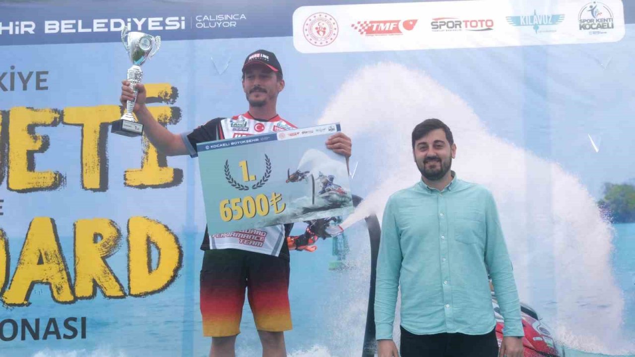 Su jeti ve Flyboard Şampiyonası nefesleri kesti