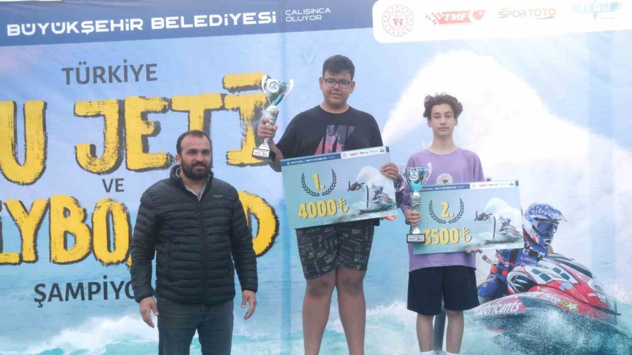Su jeti ve Flyboard Şampiyonası nefesleri kesti