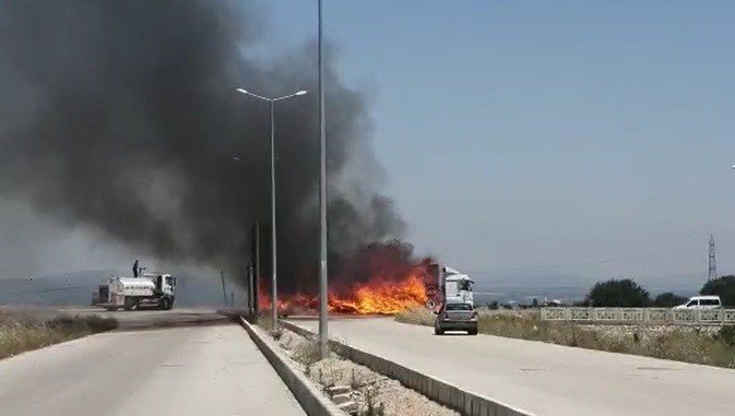 Çanakkale’de tır alev topuna döndü