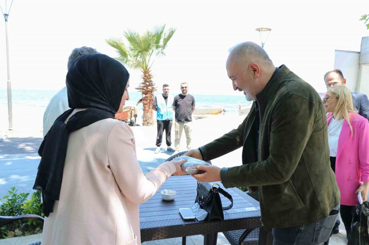 Başkan Silpagar’dan Çevre Haftası’nda organik toprak hediyesi